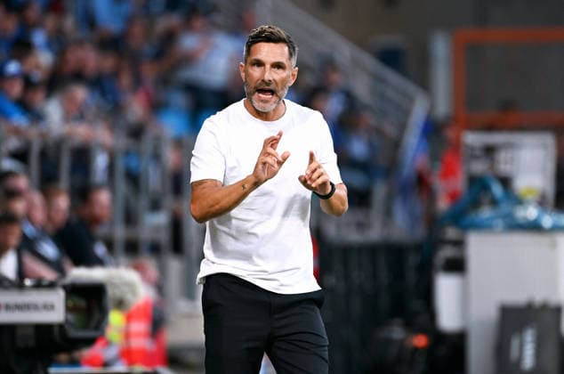 Bochum, Germany, 2. Bundesliga, Matchday 1, Vonovia Ruhrstadion Bochum, VfL Bochum vs Hertha BSC Berlin; Headcoach Stefan Leitl (HBB). Single image, Portraits, Portrait. *** Bochum, Germany, 2. Bundesliga, Matchday 1, Vonovia Ruhrstadion Bochum, VfL Bochum vs. Hertha BSC Berlin, Head Coach Stefan Leitl, HBB, Single image, Portraits, Portrait