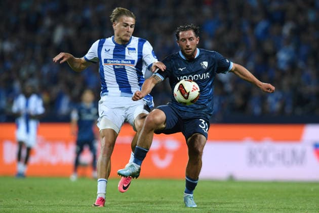 Fußball 2. Bundesliga 1. Spieltag VfL Bochum - Hertha BSC Berlin am 07.08.2026 im Vonovia Ruhrstadion in Bochum Marten Winkler ( Berlin ), links - Maximilian Wittek ( Bochum ), rechts DFL regulations prohibit any use of photographs as image sequences and or quasi-video. *** Soccer, 2. Bundesliga, Matchday 1: VfL Bochum vs. Hertha BSC Berlin on August 7, 2026, at the Vonovia Ruhrstadion in Bochum. Marten Winkler (Berlin), on the left; Maximilian Wittek (Bochum), on the right. DFL regulations prohibit any use of photographs as image sequences and or quasi-video. xRx