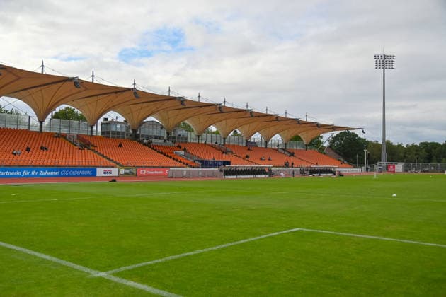 Stadion am Marschweg, Oldenburg, Ansicht Haupttribuene VfB Oldenburg vs. SV Drochtersen Assel, Fussball, Regionalliga Nord, 2. Spieltag, Saison 2026 2027, 07.08.2026, VfB Oldenburg vs. SV Drochtersen Assel, Fussball, Regionalliga Nord, 2. Spieltag, Saison 2026 2027, 07.08.2026 Oldenburg *** Marschweg Stadium, Oldenburg, view of the main grandstand: VfB Oldenburg vs. SV Drochtersen Assel, soccer, Regionalliga Nord, Matchday 2, 2026–2027 season, August 7, 2026, VfB Oldenburg vs. SV Drochtersen Assel, soccer, Regionalliga Nord, Matchday 2, 2026–2027 season, August 7, 2026, Oldenburg Copyright: xEibner-Pressefoto RobertxGertzenx EP_RGN