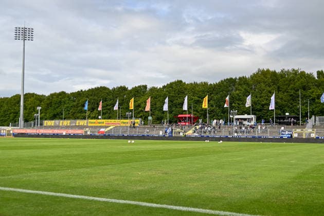 Stadion am Marschweg, Oldenburg, Ansicht Gegengerade VfB Oldenburg vs. SV Drochtersen Assel, Fussball, Regionalliga Nord, 2. Spieltag, Saison 2026 2027, 07.08.2026, VfB Oldenburg vs. SV Drochtersen Assel, Fussball, Regionalliga Nord, 2. Spieltag, Saison 2026 2027, 07.08.2026 Oldenburg *** Marschweg Stadium, Oldenburg, View of the Opposite Stand: VfB Oldenburg vs. SV Drochtersen Assel, Soccer, Regionalliga Nord, Matchday 2, 2026–2027 Season, August 7, 2026, VfB Oldenburg vs. SV Drochtersen Assel, soccer, Regionalliga Nord, Matchday 2, 2026–2027 season, August 7, 2026, Oldenburg Copyright: xEibner-Pressefoto RobertxGertzenx EP_RGN