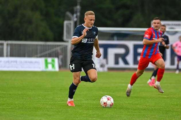 Kai Proeger (VfB Oldenburg, 11) am Ball VfB Oldenburg vs. SV Drochtersen Assel, Fussball, Regionalliga Nord, 2. Spieltag, Saison 2026 2027, 07.08.2026, VfB Oldenburg vs. SV Drochtersen Assel, Fussball, Regionalliga Nord, 2. Spieltag, Saison 2026 2027, 07.08.2026 Oldenburg *** Kai Proeger, VfB Oldenburg, 11 on the Ball: VfB Oldenburg vs. SV Drochtersen Assel, Soccer, Regionalliga Nord, Matchday 2, 2026–2027 Season, August 7, 2026, VfB Oldenburg vs. SV Drochtersen Assel, Soccer, Regionalliga Nord, Matchday 2, 2026–2027 Season, August 7, 2026, Oldenburg Copyright: xEibner-Pressefoto RobertxGertzenx EP_RGN