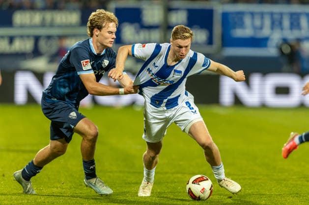 Mats Pannewig (VfL Bochum) und Julian Eitschberger (Hertha BSC Berlin) im Zweikampf waehrend des spiels der 2. Bundesliga zwischen VfL Bochum und Hertha BSC, Vonovia Ruhrstadion am 07. August 2026 in Bochum, Deutschland. (Foto von xxx DeFodi Images) +++ Mats Pannewig (VfL Bochum) und Julian Eitschberger (Hertha BSC Berlin) battle for the ball during the 2nd Bundesliga match between VfL Bochum and Hertha BSC at Vonovia Ruhrstadion on August 7, 2026 in Bochum, Germany. (Photo by xxx DeFodi Images) DFB DFL REGULATIONS PROHIBIT ANY USE OF PHOTOGRAPHS AS IMAGE SEQUENCES AND OR QUASI-VIDEO. - *** Mats Pannewig of VfL Bochum and Julian Eitschberger of Hertha BSC Berlin battle for the ball during the 2. Bundesliga match between VfL Bochum and Hertha BSC at Vonovia Ruhrstadion on August 7, 2026, in Bochum, Germany Photo by xxx DeFodi Images Mats Pannewig of VfL Bochum and Julian Eitschberger of Hertha BSC Berlin battle for the ball during the 2. Bundesliga match between VfL Bochum and Hertha BSC at Vonovia Ruhrstadion on August 7, 2026 in Bochum, Germany. Photo by xxx DeFodi Images. DFB and DFL regulations prohibit any use of photographs as image sequences and or quasi-video.