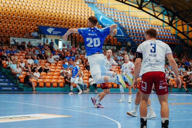 Testspielt: Dessau-Roßlauer HV 06 - PGE Wybrzeze Gdansk Leon Ciudad Benitez (Dessau-Roßlauer HV 06, 20) beim Sprungwurf am 07.08.2026 in der Anhalt-Arena, Dessau-Roßlau (Sachsen-Anhalt) Dessau-Roßlau Anhalt-Arena Sachsen-Anhalt Deutschland *** Friendly Match: Dessau Roßlauer HV 06 vs. PGE Wybrzeze Gdansk Leon Ciudad Benítez Dessau Roßlauer HV 06, 20 jump shots on August 7, 2026, at the Anhalt Arena, Dessau-Roßlau, Saxony-Anhalt; Dessau-Roßlau, Anhalt Arena, Saxony-Anhalt, Germany