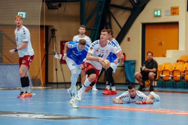 Testspielt: Dessau-Roßlauer HV 06 - PGE Wybrzeze Gdansk Mikolaj Czaplinski (PGE Wybrzeze Gdansk, 44) im Tempogegenstoß am 07.08.2026 in der Anhalt-Arena, Dessau-Roßlau (Sachsen-Anhalt) Dessau-Roßlau Anhalt-Arena Sachsen-Anhalt Deutschland *** Friendly Match: Dessau Roßlauer HV 06 vs. PGE Wybrzeze Gdansk, Mikolaj Czaplinski (PGE Wybrzeze Gdansk), 44 on a fast break on August 7, 2026, at the Anhalt Arena, Dessau-Roßlau, Saxony-Anhalt, Dessau-Roßlau, Anhalt Arena, Saxony-Anhalt, Germany