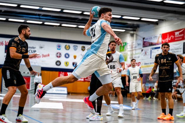 07.08.2026, xdobgx, Handball Heide-Cup 2026, VFL Gummersbach - Provence Aix v.l. Kay Smits (VfL Gummersbach, 31) beim Wurf, in action, throwing Schneverdingen *** August 7, 2026, xdobgx, 2026 Heide Cup Handball Tournament, VFL Gummersbach vs. Provence Aix, Kay Smits (VfL Gummersbach), taking a shot, in action, shooting at Schneverdingen