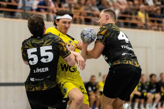 Kasper Thorsen LIEN (TVB Stuttgart, 07) im Zweikampf gegen Timo LOESER (HC Elbflorenz 2006, 55) GER, TVB Stuttgart vs. HC Elbflorenz 2006, Handball, Vorbereitung, Turnier, S-Cup Altensteig, Viertelfinale, Spielzeit 2026 2027, 07.08.2026, GER, TVB Stuttgart vs. HC Elbflorenz 2006, Handball, Vorbereitung, Turnier, S-Cup Altensteig, Viertelfinale, Spielzeit 2026 2027, 07.08.2026, Altensteig *** Kasper Thorsen LIEN TVB Stuttgart, No. 7 in a one-on-one battle against Timo LOESER HC Elbflorenz 2006, 55 GER, TVB Stuttgart vs. HC Elbflorenz 2006, Handball, Preseason, Tournament, S Cup Altensteig, Quarterfinals, 2026–2027 season, August 7, 2026, GER, TVB Stuttgart vs. HC Elbflorenz 2006, Handball, Preseason, Tournament, S Cup Altensteig, Quarterfinals, 2026–2027 season, August 7, 2026, Altensteig Copyright: xEibnerxPressefoto OliverxSchmidtx EP_OST