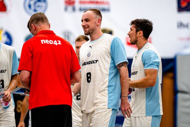 07.08.2026, xdobgx, Handball Heide-Cup 2026, VFL Gummersbach - Provence Aix v.l. Lukas Blohme (VfL Gummersbach, 8) lächelnd, freundlicher Gesichtsausdruck, smiling, friendly expression Schneverdingen *** August 7, 2026, xdobgx, Handball Heide Cup 2026, VFL Gummersbach vs. Provence Aix, Lukas Blohme (VfL Gummersbach), 8, smiling, friendly expression, Schneverdingen