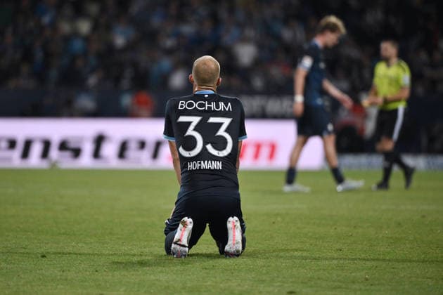 Philipp Hofmann (VfL Bochum) nach dem Abpfiff 07.08.2026, Fussball 2. Bundesliga, Saison 2026 2027, 1. Spieltag, VfL Bochum - Hertha BSC DFL regulations prohibit any use of photographs as image sequences and or quasi-video Bochum Vonovia Ruhrstadion Nordrhein Westfalen Deutschland *** Philipp Hofmann, VfL Bochum, after the final whistle on August 7, 2026; Soccer, 2. Bundesliga, 2026–2027 season, Matchday 1, VfL Bochum vs. Hertha BSC. DFL regulations prohibit any use of photographs as image sequences and or quasi-video. Bochum, Vonovia Ruhrstadion, North Rhine-Westphalia, Germany Team2