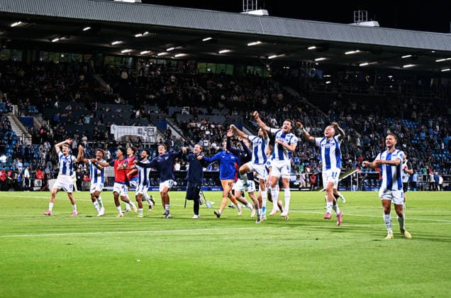 Bochum, Germany, 2. Bundesliga, Matchday 1, Vonovia Ruhrstadion Bochum, VfL Bochum vs Hertha BSC Berlin 0:1; Hertha players celebrate after the match. Celebration, Joy, Action. *** Bochum, Germany, 2. Bundesliga, Matchday 1, Vonovia Ruhrstadion Bochum, VfL Bochum vs. Hertha BSC Berlin 0–1; Hertha players celebrate after the match; Celebration, Joy, Action
