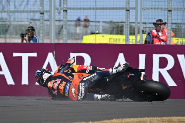 MOTO - MOTO GP - BRITISH GRAND PRIX 2026 37 ACOSTA Pedro (spa), Red Bull KTM Factory Racing, KTM RC16, action, accident, crash during the 2026 Qatar Airways Grand Prix of Great Britain on the Silverstone Circuit from August 7 to 9, 2026, in Silverstone, United Kingdom - SilverstoneUnited Kingdom  Copyright: xGIGIxSOLDANOx