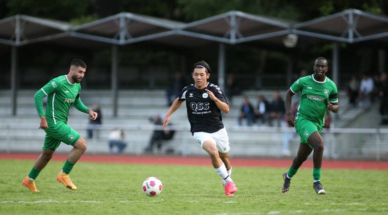Fußball, Saison 2026 2027, Lotto-Pokal Hamburg, erste Runde: Hamm United FC - ETSV Hamburg. Taiki Iimura (M.) vom ETSV auf dem Weg zum 2:0. Hamm Hamburg *** Soccer, 2026–2027 Season, Hamburg Lotto Cup, First Round: Hamm United FC vs. ETSV Hamburg; Taiki Iimura (M) of ETSV on his way to a 2–0 win over Hamm Hamburg