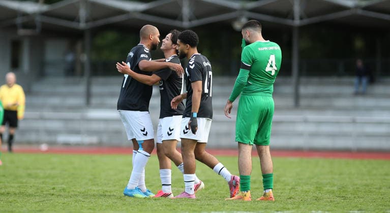 Fußball, Saison 2026 2027, Lotto-Pokal Hamburg, erste Runde: Hamm United FC - ETSV Hamburg. Jubel beim ETSV nach dem Tor von Taiki Iimura (2.v.l.) zum 2:0. Hamm Hamburg *** Soccer, 2026–2027 Season, Hamburg Lotto Cup, First Round: Hamm United FC vs. ETSV Hamburg. Jubilation at ETSV after Taiki Iimura’s goal (second from left), making the score 2–0 for Hamm against Hamburg.