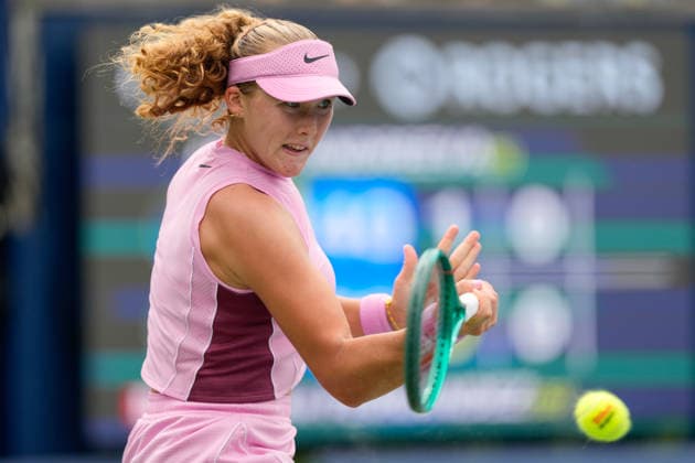 WTA, Tennis Damen Masters 1000 National Bank Open Toronto 2026 - Round of 32 - Day 7 Mirra AndrÃ yeva of Russia plays a forehand during the Women™s Singles round of 32 match against Leylah Fernandez of Canada on day 7 of the WTA Masters 1000 National Bank Open at Sobeys Stadium on August 7, 2026, in Toronto, Canada. (Photo by Leonardo Ramirez Eyepix Group) Copyright: xLeonardoxRamirezx xEyepixxGroupx LR_06082026_09050