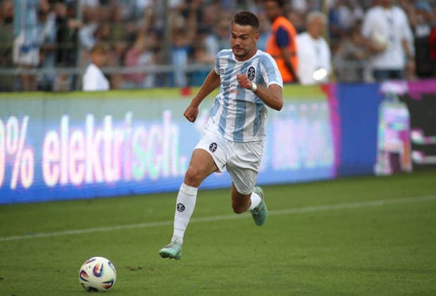 Fussball, Herren, Regionalliga Bayern, Saison 2026 2027, TSV 1860 München - FC Augsburg II, Grünwalder Stadion Raphael Wach (TSV 1860 München) mit Ball im Angriff *** Soccer, Men s, Bavarian Regional League, 2026–2027 Season, TSV 1860 Munich vs. FC Augsburg II, Grünwalder Stadium; Raphael Wach, TSV 1860 Munich, with the ball on the attack