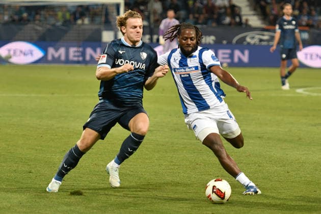 v. li. im Zweikampf Christian Rasmussen (Bochum 7) Deyovaisio Zeefuik (BSC 42) 07.08.2026 ¢ Fussball ¢ VfL Bochum vs Hertha BSC, Vonovia Ruhrstadion, Bochum, DFB DFL REGULATIONS PROHIBIT ANY USE OF PHOTOGRAPHS AS IMAGE SEQUENCES AND OR QUASI-VIDEO NRW Germany *** From left: Christian Rasmussen (Bochum) and Deyovaisio Zeefuik (BSC) in a one-on-one duel, July 8, 2026 ¢ Soccer ¢ VfL Bochum vs. Hertha BSC, Vonovia Ruhrstadion, Bochum, DFB and DFL regulations prohibit any use of photographs as image sequences and or quasi-video. NRW, Germany Copyright: xpepphotox xSaschaxWeizx pep00321, pep_20260807_hm_396256