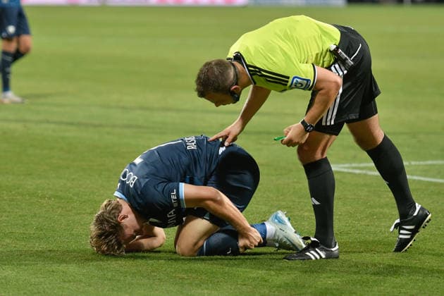 Christian Rasmussen (Bochum 7) verletzt am Boden Wolfgang Haslberger(SR) über ihn gebeugt 07.08.2026 ¢ Fussball ¢ VfL Bochum vs Hertha BSC, Vonovia Ruhrstadion, Bochum, DFB DFL REGULATIONS PROHIBIT ANY USE OF PHOTOGRAPHS AS IMAGE SEQUENCES AND OR QUASI-VIDEO NRW Germany *** Christian Rasmussen of Bochum 7 is injured on the ground; referee Wolfgang Haslberger is bent over him. August 7, 2026 ¢ Soccer ¢ VfL Bochum vs. Hertha BSC, Vonovia Ruhrstadion, Bochum, DFB and DFL regulations prohibit any use of photographs as image sequences and or quasi-video. NRW, Germany Copyright: xpepphotox xSaschaxWeizx pep00321, pep_20260807_hm_396289
