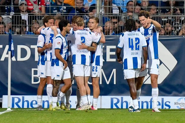 Die Spieler von Hertha Jubel Freude Emotion Torjubel Torschuetze Torschütze Sebastian Grönning Groenning (BSC 17) 07.08.2026 ¢ Fussball ¢ VfL Bochum vs Hertha BSC, Vonovia Ruhrstadion, Bochum, DFB DFL REGULATIONS PROHIBIT ANY USE OF PHOTOGRAPHS AS IMAGE SEQUENCES AND OR QUASI-VIDEO NRW Germany *** Hertha players celebrating, joy, emotion, goal celebration, goal scorers, goal scorer Sebastian Grönning, Groenning, BSC, July 17, 2008, 2026 ¢ Soccer ¢ VfL Bochum vs. Hertha BSC, Vonovia Ruhrstadion, Bochum, DFB DFL regulations prohibit any use of photographs as image sequences and or quasi-video NRW Germany Copyright: xpepphotox xSaschaxWeizx pep00321, pep_20260807_hm_395433