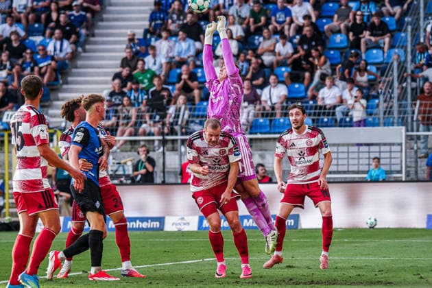 Deutschland: Fussball Saison 2026 2027 , 3. Liga , SV Waldhof Mannheim vs. Fortuna Düsseldorf - Carl-Benz-Stadion (Mannheim) : Schuss, Torschuss, Chance, Torchance, Gelegenheit Mannheim Carl-Benz-Stadion Deutschland *** Germany Soccer Season 2026–2027, 3. Liga, SV Waldhof Mannheim vs. Fortuna Düsseldorf, Carl Benz Stadium, Mannheim, shot, shot on goal, chance, scoring chance, opportunity, Mannheim, Carl Benz Stadium, Germany Copyright: xBennetxLongx
