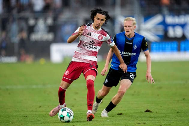v.li.: Anas Slimani (F95, 34), Julian Rieckmann (SV Waldhof, 21), Zweikampf, Spielszene, Duell, duel, tackle, tackling, Dynamik, Action, Aktion, 07.08.2026, Mannheim (Deutschland), Fussball, 3. Liga, SV Waldhof Mannheim - Fortuna Düsseldorf, DFB DFL REGULATIONS PROHIBIT ANY USE OF PHOTOGRAPHS AS IMAGE SEQUENCES AND OR QUASI-VIDEO. *** From left: Anas Slimani (F95), 34, Julian Rieckmann (SV Waldhof), 21, tackle, game scene, duel, tackle, tackling, dynamism, action, August 7, 2026, Mannheim, Germany, soccer, 3rd Division, SV Waldhof Mannheim vs. Fortuna Düsseldorf, DFB and DFL regulations prohibit any use of photographs as image sequences and or quasi-video xozx