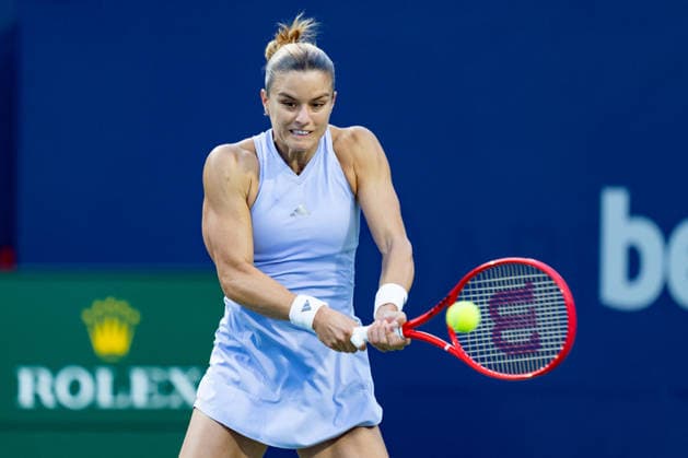 TORONTO, ON - AUGUST 07: Maria Sakkari of Greece returns a shot during her match at the WTA, Tennis Damen National Bank Open tournament on August 7, 2026 at Sobeys Stadium in Toronto, ON, Canada (Photo by Julian Avram Icon Sportswire) TENNIS: AUG 07 National Bank Open EDITORIAL USE ONLY Icon2608071427
