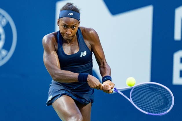 TORONTO, ON - AUGUST 07: Coco Gauff of the United States returns a shot during her match at the WTA, Tennis Damen National Bank Open tournament on August 7, 2026 at Sobeys Stadium in Toronto, ON, Canada (Photo by Julian Avram Icon Sportswire) TENNIS: AUG 07 National Bank Open EDITORIAL USE ONLY Icon2608071445