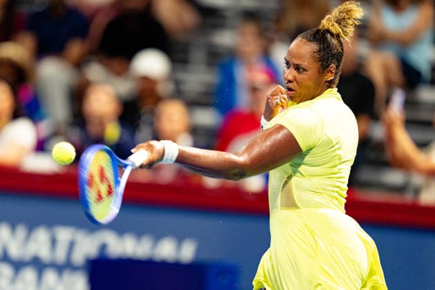 TORONTO, ON - AUGUST 07: Taylor Townsend of the United States returns a shot during her match at the WTA, Tennis Damen National Bank Open tournament on August 7, 2026 at Sobeys Stadium in Toronto, ON, Canada (Photo by Julian Avram Icon Sportswire) TENNIS: AUG 07 National Bank Open EDITORIAL USE ONLY Icon2608071505