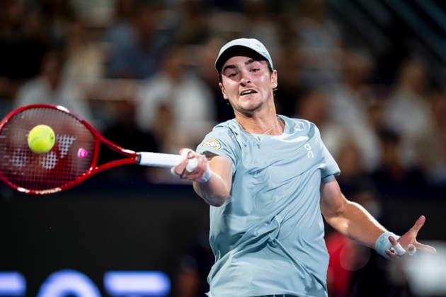 August 7, 2026, Montreal, Pq, Canada: Joao Fonseca from Brazil returns the ball from Casper Ruud from Norway on day six of the National Bank Open tennis tournament in Montreal on Friday, August 7, 2026. Canada News - August 7, 2026  - ZUMAc35_ 20260807_zaf_c35_080 Copyright: xChristopherxKatsarovx