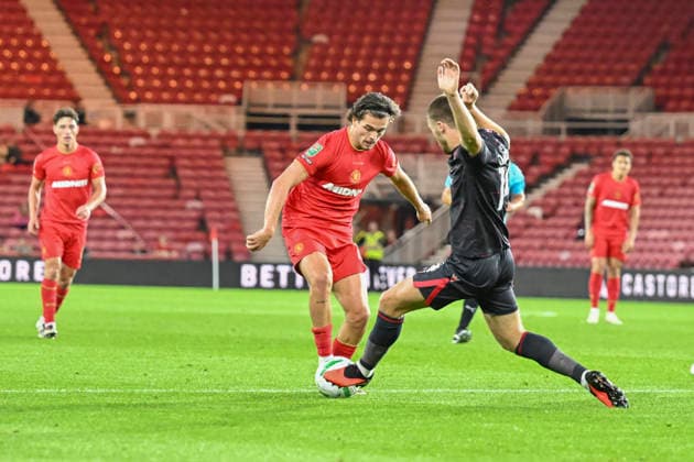 Middlesbrough v Wrexham - Carabao Cup First Round Leo Castledine of Middlesbrough challenges for the ball with George Thomason of Wrexham AFC during the Carabao Cup 1st Round match between Middlesbrough and Wrexham at the Riverside Stadium, Middlesbrough. Middlesbrough North Yorkshire United Kingdom  Copyright: xMIxNewsx originalFilename:fletcher-middlesb260807_npFtz.jpg