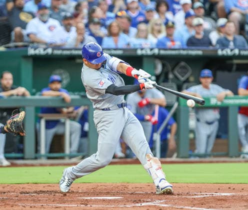 AUG 07, 2026: Chicago Cubs outfielder Seiya Suzuki (27) hits a single in the 2nd inning against the Kansas City Royals at Kauffman Stadium Kansas City, MO. CSM Kansas City United States - ZUMAc04_ 20260807_zma_c04_160 Copyright: xRomanxPunox