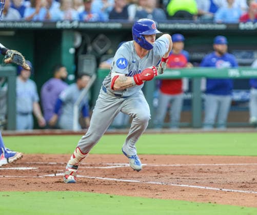 AUG 07, 2026: Chicago Cubs center fielder Pete Crow-Armstrong (4) hits a single in the 2nd inning against the Kansas City Royals at Kauffman Stadium Kansas City, MO. CSM Kansas City United States - ZUMAc04_ 20260807_zma_c04_191 Copyright: xRomanxPunox