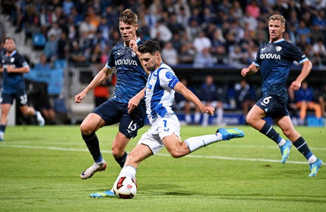 Bochum, Germany, 2. Bundesliga, Matchday 1, Vonovia Ruhrstadion Bochum, VfL Bochum vs Hertha BSC Berlin 0:1; Josip Brekalo (HBB), OLiver Olsen (BOC). Action. *** Bochum, Germany, 2. Bundesliga, Matchday 1, Vonovia Ruhrstadion Bochum, VfL Bochum vs. Hertha BSC Berlin 0–1 (Josip Brekalo, HBB; Oliver Olsen, BOC) Action