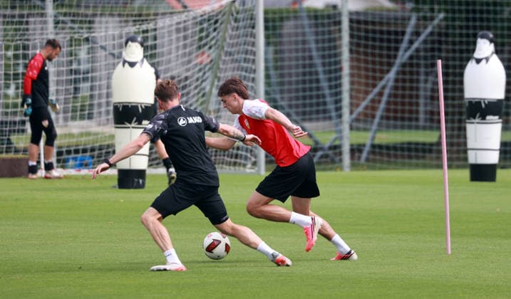 07.08.26 VfB Stuttgart Trainingslager Grassau Chiemsee 2026 Deutschland, Grassau, 07.08.2026, Fussball, Bundesliga, Saison 2026 2027, VfB Stuttgart, Trainingslager Grassau Chiemsee 2026: Leo Sauer. *** August 7, 2026 VfB Stuttgart Training Camp in Grassau, Chiemsee, Germany, Grassau, August 7, 2026, Soccer, Bundesliga, 2026–2027 Season, VfB Stuttgart, Grassau Chiemsee Training Camp 2026, Leo Sauer