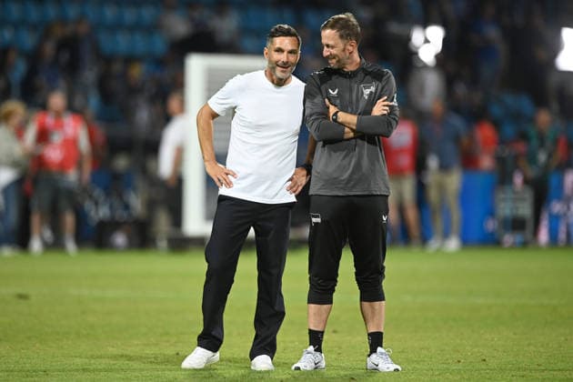 Schlussjubel, Jubel, jubeln, Freude, cheers, Trainer Stefan LEITL (B) und Co-Trainer Andreas SCHUMACHER (B) Fussball 2. Bundesliga, 1. Spieltag, VfL Bochum (BO) - Hertha BSC Berlin (B) 0-1 am 07.08.2026 im Vonovia Ruhrstadion Bochum Deutschland. DFL regulations prohibit any use of photographs as image sequences and or quasi-video Â *** Victory celebration, cheering, joy, cheers, Head Coach Stefan LEITL B and Assistant Coach Andreas SCHUMACHER B, Soccer, 2. Bundesliga, Matchday 1, VfL Bochum BO vs. Hertha BSC Berlin B 0–1 on August 7, 2026, at the Vonovia Ruhrstadion in Bochum, Germany. DFL regulations prohibit any use of photographs as image sequences and or quasi-video.