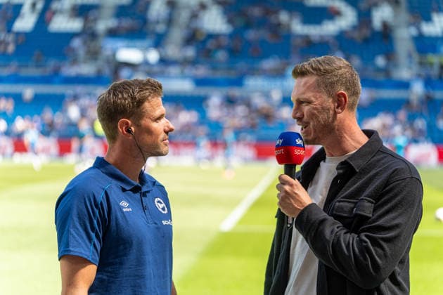 08.08.2026, xdaymx, Fussball 2.Bundesliga, Karlsruher SC - Arminia Bielefeld v.l. Oliver, Kirch bei seinem erstes Interview als Cheftrainer von Bielefeld beim Auswärtsspiel in Karlsruhe. (DFL DFB REGULATIONS PROHIBIT ANY USE OF PHOTOGRAPHS as IMAGE SEQUENCES and or QUASI-VIDEO) Karlsruhe *** August 8, 2026, xdaymx, Soccer 2. Bundesliga, Karlsruher SC vs. Arminia Bielefeld, Oliver, Kirch during his first interview as Bielefeld’s head coach at the away game in Karlsruhe. DFL and DFB regulations prohibit any use of photographs as image sequences and or quasi-video. Karlsruhe