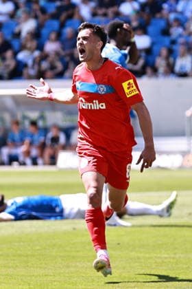 08.08.2026, xtvx, Fussball 2.Bundesliga, SV Darmstadt 98 - Holstein Kiel v.l. Goal scored, Tor zum 0:1 Guillermo Balzi (Holstein Kiel) Torjubel, Goal celebration, celebrate the goal, celebrates scoring (DFL DFB REGULATIONS PROHIBIT ANY USE OF PHOTOGRAPHS as IMAGE SEQUENCES and or QUASI-VIDEO) Darmstadt *** August 8, 2026, xtvx, Soccer 2. Bundesliga, SV Darmstadt 98 vs. Holstein Kiel – Goal scored, goal making it 0–1 by Guillermo Balzi, Holstein Kiel goal celebration, Goal celebration, celebrating the goal, celebrates scoring. DFL and DFB regulations prohibit any use of photographs as image sequences and or quasi-video. Darmstadt