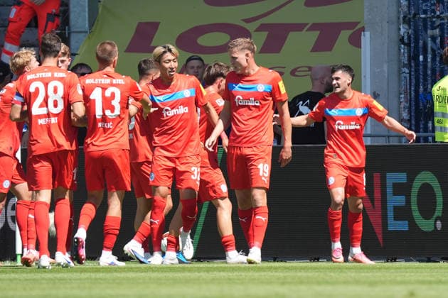 celebrate the goal, Torjubel zum 0:1 Guillermo Balzi (Holstein Kiel) - 08.08.2026 2. Bundesliga, Saison 26 27: SV Darmstadt 98 vs. Holstein Kiel, Stadion am Boellenfalltor, 1. Spieltag, emonline, emspor, *** celebrate the goal, Goal celebration for the 0-1, Guillermo Balzi, Holstein Kiel, August 8, 2026, 2. Bundesliga, 2026-27 season, SV Darmstadt 98 vs. Holstein Kiel, Stadion am Boellenfalltor, Matchday 1, emonline, emspor,