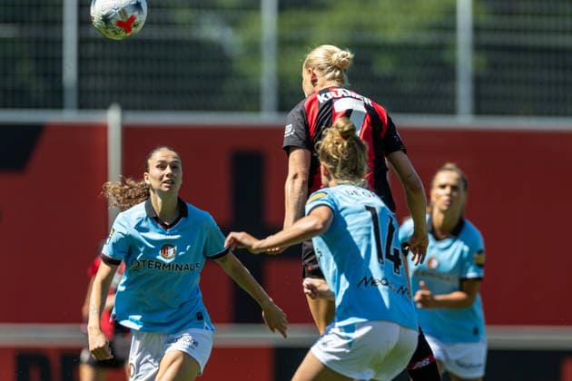 Cornelia Kramer (Bayer 04 Leverkusen) Erzielt das Tor zum 1:0 waehrend des Freundschaftsspiels zwischen Bayer 04 Leverkusen Frauen und Feyenoord Rotterdam Frauen, Ulrich-Haberland-Stadion am 08. August 2026 in Leverkusen, Deutschland. (Foto von Mario Hommes DeFodi Images) +++ Cornelia Kramer (Bayer 04 Leverkusen) scores his team s first goal during the Pre-Season Friendly match between Bayer 04 Leverkusen Women and Feyenoord Rotterdam Women at Ulrich-Haberland-Stadion on August 8, 2026 in Leverkusen, Germany. (Photo by Mario Hommes DeFodi Images) - *** Cornelia Kramer of Bayer 04 Leverkusen scores the 1-0 goal during the friendly match between Bayer 04 Leverkusen Women and Feyenoord Rotterdam Women at Ulrich Haberland Stadium on August 8, 2026, in Leverkusen, Germany. Photo by Mario Hommes, DeFodi Images. Cornelia Kramer of Bayer 04 Leverkusen scores her team’s first goal during the preseason friendly match between Bayer 04 Leverkusen Women and Feyenoord Rotterdam Women at Ulrich Haberland Stadium on August 8, 2026 in Leverkusen, Germany. Photo by Mario Hommes, DeFodi Images