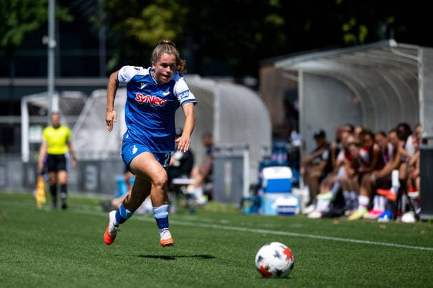08.08.2026, GER, Fussball, Frauen, Testspiel, Saison 2026 2027, VfB Stuttgart vs TSG 1899 Hoffenheim Laia Martret Jimenez ( Hoffenheim, 21 ) am Ball, Stuttgart Robert-Schlienz-Stadion Baden-Württemberg Deutschland *** August 8, 2026, GER, Soccer, Women s, Friendly, 2026–2027 Season, VfB Stuttgart vs. TSG 1899 Hoffenheim, Laia Martret Jimenez (Hoffenheim), 21 on the ball, Stuttgart, Robert Schlienz Stadium, Baden-Württemberg, Germany Copyright: xNordphoto Memmlerx