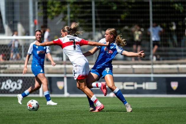 08.08.2026, GER, Fussball, Frauen, Testspiel, Saison 2026 2027, VfB Stuttgart vs TSG 1899 Hoffenheim Ilse Kemper ( Hoffenheim, 18 ) im Zweikampf mit Daphina Redzepi ( VfB Stuttgart, 07 ), Stuttgart Robert-Schlienz-Stadion Baden-Württemberg Deutschland *** August 8, 2026, GER, Soccer, Women s, Friendly, 2026–2027 Season, VfB Stuttgart vs. TSG 1899 Hoffenheim: Ilse Kemper (Hoffenheim, 18) in a tackle with Daphina Redzepi (VfB Stuttgart, 07), Stuttgart, Robert Schlienz Stadium, Baden-Württemberg, Germany Copyright: xNordphoto Memmlerx
