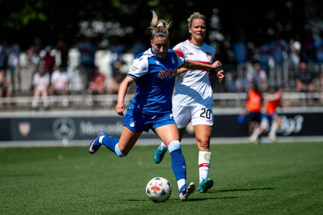 08.08.2026, GER, Fussball, Frauen, Testspiel, Saison 2026 2027, VfB Stuttgart vs TSG 1899 Hoffenheim Janna Grimm ( Hoffenheim, 26 ) am Ball vor Jana Beuschlein ( VfB Stuttgart, 20 ), Stuttgart Robert-Schlienz-Stadion Baden-Württemberg Deutschland *** August 8, 2026, GER, Soccer, Women, Friendly, 2026–2027 Season, VfB Stuttgart vs. TSG 1899 Hoffenheim; Janna Grimm (Hoffenheim) is 26 yards from the ball ahead of Jana Beuschlein (VfB Stuttgart), 20 yards away; Robert Schlienz Stadium, Stuttgart, Baden-Württemberg, Germany Copyright: xNordphoto Memmlerx