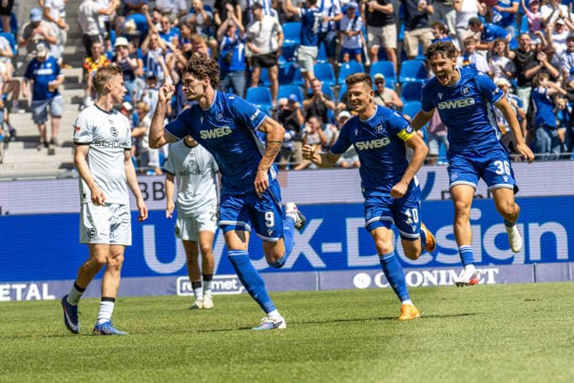 08.08.2026, xdaymx, Fussball 2.Bundesliga, Karlsruher SC - Arminia Bielefeld. Torjubel vom Torschützen Broschinski, Moritz zum 1:0 Führungstreffer. (DFL DFB REGULATIONS PROHIBIT ANY USE OF PHOTOGRAPHS as IMAGE SEQUENCES and or QUASI-VIDEO) Karlsruhe *** August 8, 2026, xdaymx, Soccer, 2. Bundesliga, Karlsruher SC vs. Arminia Bielefeld—Goal celebration by goal scorer Broschinski, Moritz on the 1–0 opening goal. DFL and DFB regulations prohibit any use of photographs as image sequences and or quasi-video. Karlsruhe