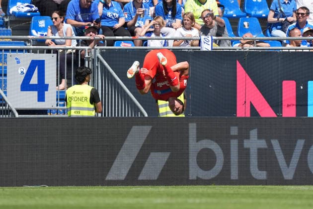 celebrate the goal, Torjubel zum 0:2 Phil Harres (Holstein Kiel) mit einem Salto - 08.08.2026 2. Bundesliga, Saison 26 27: SV Darmstadt 98 vs. Holstein Kiel, Stadion am Boellenfalltor, 1. Spieltag, emonline, emspor, *** celebrate the goal, goal celebration for the 0-2 by Phil Harre of Holstein Kiel with a somersault, August 8, 2026, 2. Bundesliga, 2026-27 season, SV Darmstadt 98 vs. Holstein Kiel, Stadion am Böllenfalltor, Matchday 1, emonline, emspor,