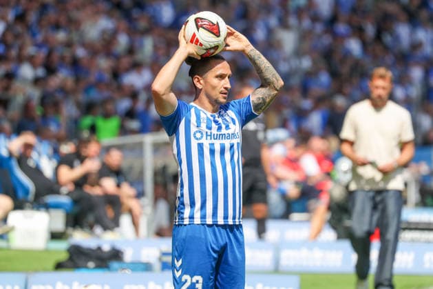 08.08.2026, xgox, Fussball - 2.Bundesliga 1.FC Magdeburg - Eintracht Braunschweig emspor, v.l. Baris Atik (Magdeburg, 23) am Ball, plays the ball (DFL DFB REGULATIONS PROHIBIT ANY USE OF PHOTOGRAPHS as IMAGE SEQUENCES and or QUASI-VIDEO) Magdeburg *** August 8, 2026, xgox, Soccer 2. Bundesliga: 1. FC Magdeburg vs. Eintracht Braunschweig (emspor), from left: Baris Atik (Magdeburg), 23 on the ball, plays the ball DFL DFB REGULATIONS PROHIBIT ANY USE OF PHOTOGRAPHS as IMAGE SEQUENCES and or QUASI-VIDEO Magdeburg