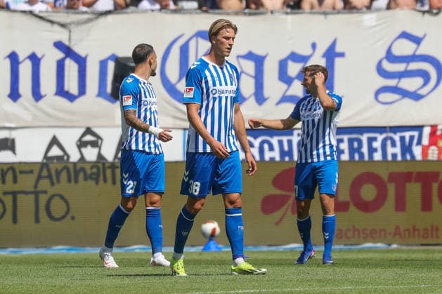08.08.2026, xgox, Fussball - 2.Bundesliga 1.FC Magdeburg - Eintracht Braunschweig emspor, v.l. Falko Michel (Magdeburg, 21), Luka Hyrylainen (Magdeburg, 38), Alexander Nollenberger (Magdeburg, 17) enttaeuscht, schaut enttaeuscht, niedergeschlagen, disappointed (DFL DFB REGULATIONS PROHIBIT ANY USE OF PHOTOGRAPHS as IMAGE SEQUENCES and or QUASI-VIDEO) Magdeburg *** August 8, 2026, xgox, Soccer 2. Bundesliga 1 FC Magdeburg vs. Eintracht Braunschweig emspor, from left: Falko Michel (Magdeburg), 21, Luka Hyrylainen (Magdeburg), 38, Alexander Nollenberger (Magdeburg), 17, looks disappointed, looks dejected, looks downcast, disappointed. DFL and DFB regulations prohibit any use of photographs as image sequences and or quasi-video. Magdeburg
