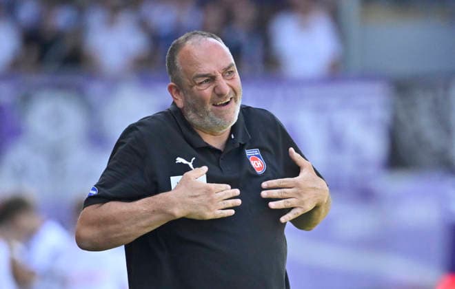 Trainer Coach Frank Schmidt 1. FC Heidenheim 1846 FCH Gestik Geste 1. FC Heidenheim 1846 FCH vs VfL Osnabrueck 08.08.2026 DFL REGULATIONS PROHIBIT ANY USE OF PHOTOGRAPHS AS IMAGE SEQUENCES AND OR QUASI-VIDEO 1. FC Heidenheim 1846 FCH vs VfL Osnabrueck *** Coach Frank Schmidt, 1 FC Heidenheim 1846 (FCH), Gesture, 1 FC Heidenheim 1846 (FCH) vs. VfL Osnabrück, August 8, 2026. DFL regulations prohibit any use of photographs as images SEQUENCES AND OR QUASI-VIDEO 1 FC Heidenheim 1846 FCH vs. VfL Osnabrück