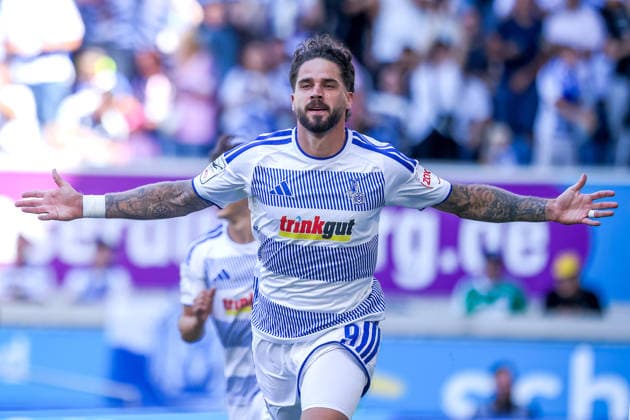 2026.08.08, xkwix, Fußball, 3. Liga, MSV Duisburg - SV Meppen, Schauinsland-Reisen-Arena, 1.Spieltag, Saison 2026 2027: Tor und Jubel von Lex Tyger Lobinger (MSV Duisburg 9) zum 1:0 DFB regulations prohibit any use of photographs as image sequences and or quasi-video. Photo: xKamilxWilkowskixPressefotoKochx Nordrhein-Westfalen Deutschland *** August 8, 2026, xkwix, Soccer, 3rd Division, MSV Duisburg vs. SV Meppen, Schauinsland Reisen Arena, Matchday 1, 2026–2027 Season: Goal and celebration by Lex Tyger Lobinger; MSV Duisburg 9–1 0. DFB regulations prohibit any use of photographs as image sequences and or quasi-video. Photo: xKamilxWilkowskixPressefotoKochx, North Rhine-Westphalia, Germany