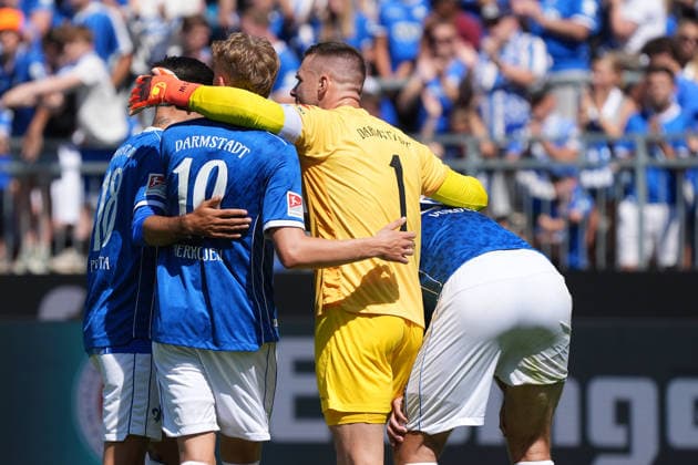 Darmstadt feiert den Punkt - 08.08.2026 2. Bundesliga, Saison 26 27: SV Darmstadt 98 vs. Holstein Kiel, Stadion am Boellenfalltor, 1. Spieltag, emonline, emspor, *** Darmstadt Celebrates the Point August 8, 2026, 2. Bundesliga, Season 26–27, SV Darmstadt 98 vs. Holstein Kiel, Stadion am Boellenfalltor, Matchday 1, emonline, emspor,