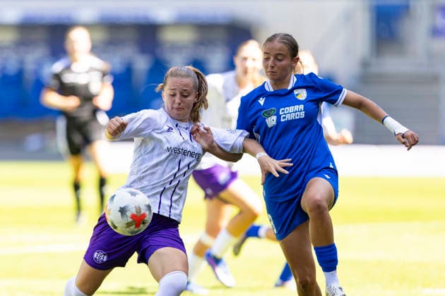 2. Frauen-Bundesliga: FC Carl Zeiss Jena vs. SGS Essen; Jena; 08.08.2026 JoÃ«lle Tabea Steiner ( 3; SGS Essen) gegen Lisa Gora ( 8; FC Carl Zeiss Jena) 2. Frauen-Bundesliga: FC Carl Zeiss Jena vs. SGS Essen; ad hoc arena im Ernst-Abbe-Sportfeld; 08.08.2026 *** Women s Bundesliga: FC Carl Zeiss Jena vs. SGS Essen, Jena, August 8, 2026, JoÃ Tabea Steiner 3 SGS Essen vs. Lisa Gora 8 FC Carl Zeiss Jena 2 Women s Bundesliga FC Carl Zeiss Jena vs. SGS Essen at the ad hoc arena at Ernst Abbe Sportfeld August 8, 2026 Copyright: xBEAUTIFULxSPORTS Duehringx