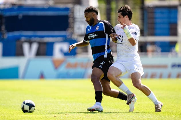 Godwin McDonald (FSV Frankfurt, 27), Jannik Marx (VfR Mannheim, 15) FSV Frankfurt vs. VfR Mannheim, Fussball, Regionalliga Suedwest, 1. Spieltag, Saison 2026 2027, 08.08.2026 Eibner-Pressefoto Attila Ziga FSV Frankfurt vs. VfR Mannheim, Fussball, Regionalliga Suedwest, 1. Spieltag, Saison 2026 2027, 08.08.2026 Frankfurt *** Godwin McDonald, FSV Frankfurt, 27; Jannik Marx, VfR Mannheim, 15; FSV Frankfurt vs. VfR Mannheim, soccer, Regionalliga Southwest, Matchday 1, 2026–2027 season, August 8, 2026 Eibner Press Photo Attila Ziga FSV Frankfurt vs. VfR Mannheim, Soccer, Regionalliga Southwest, Matchday 1, 2026–2027 Season, August 8, 2026 Frankfurt Copyright: xEibner-Pressefotox EP_AZA