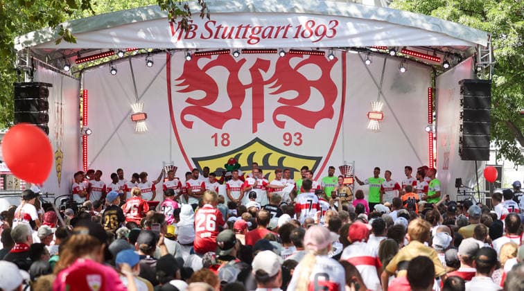 Stuttgart , VfB Stuttgart Saisoneröffnung VfB Stuttgart vs. Everton FC, Feature Übersicht *** Stuttgart, VfB Stuttgart Season Opener: VfB Stuttgart vs. Everton FC, Feature Overview